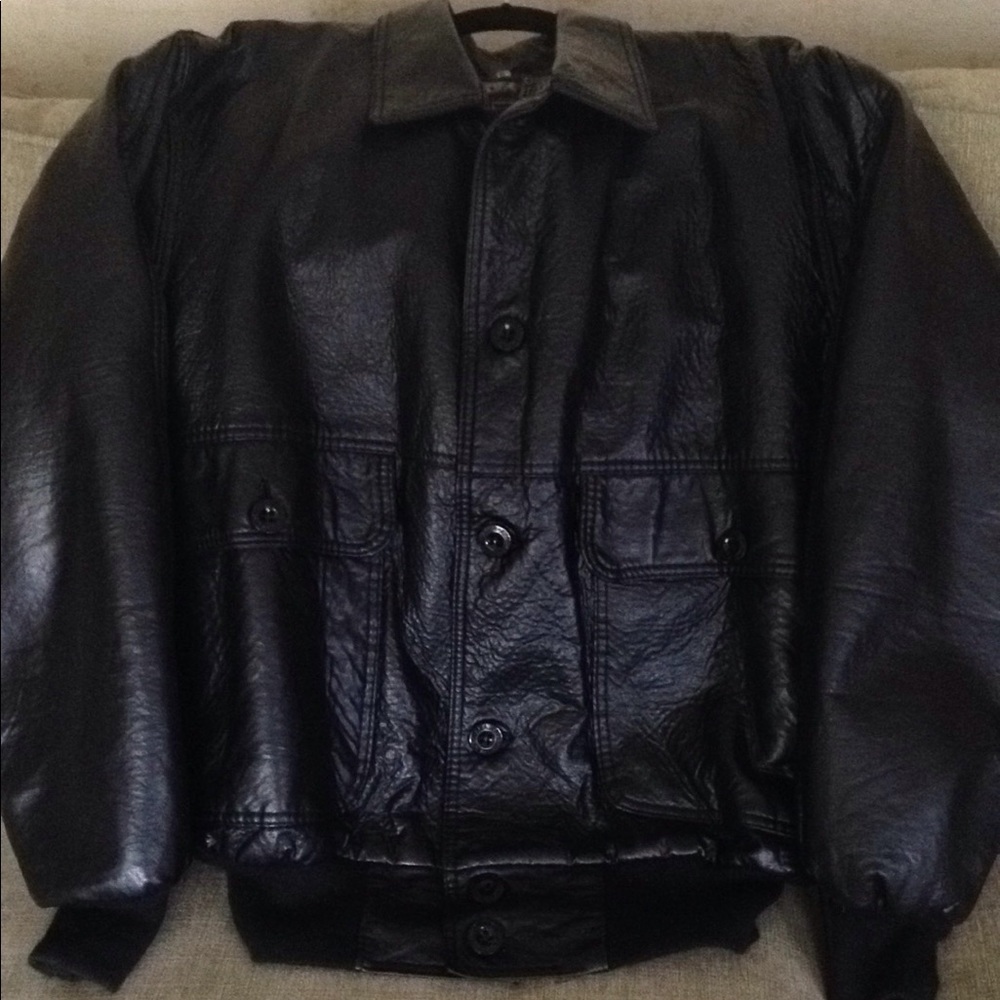 EUC -Made in Italy -Faux leather bomber jacket